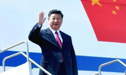 Le président chinois Xi Jinping arrive à Dacca au Bangladesh, le 14 octobre 2014.