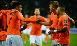 Les Pays-Bas battent l'Allemagne 4-2 Ă Hambourg lors des qualifications pour l'Euro-2020 le 6 septembre 2019