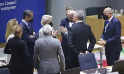 Les chefs de l'Unio européenne Ursula von der Leyen et Charles Michel avant un sommet européen extraordinaire consacré à la guerre en Ukraine, le 24 février 2022 à Bruxelles