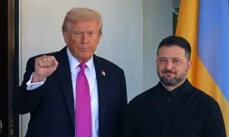 Le président américain Donald Trump et son homologue ukrainien Volodymyr Zelensky lors d'une rencontre à la Maison Blanche à Washington le 17 octobre 2025