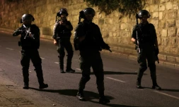 Des gardes frontiÚres israéliens patrouillent dans les environs de la mosquée Al-Aqsa à Jérusalem, le 5 avril 2023