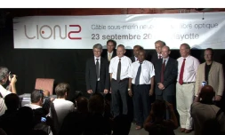 Lors de la signature de l'accord de construction d'un nouveau câble LION à Mayotte (Photo France Télécom-Orange)