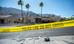 Un ruban de police est visible devant une clinique spécialisée dans la procréation médicalement assistée (PMA) endommagée après l'explosion d'une bombe à l'extérieur du bâtiment à Palm Springs, en Californie, le 17 mai 2025