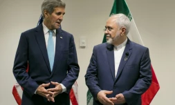 Le secrétaire d'Etat américain John Kerry et son homologue iranien Javad Zarif, à New York le 26 septembre 2015