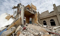 Une maison détruite par un raid aérien, le 25 août 2017 dans le quartier de Faj Attan à Sanaa