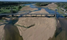 Le lit de la Loire après la sécheresse exceptionnelle de l'été 2022, le 20 septembre 2022 à Loireauxence, dans l'ouest de la France