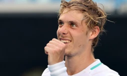 Le Canadien Denis Shapovalov vainqueur de l'Allemand Alexander Zverev en 8es de finale de l'Open d'Australie à Melbourne le 23 janvier