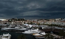 Des yachts de luxe dans le port de Cannes, le 22 mai 2025