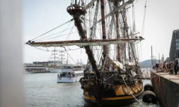 Le navire Shtandart, amarré à Rouen, dans le nord-ouest de la France, le 16 juin 2023, dans le cadre de l'Armada