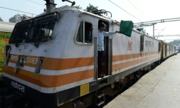 Un train indien quitte le 9 décembre 2015 la gare de Bombay
