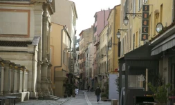 Un rue déserte à Ajaccio, en Corse, le 30 octobre 2020, premier jour du 2e confinement