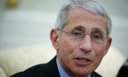 (ARCHIVES) Le docteur Anthony Fauci, immunologiste de la Maison Blanche, lors d'une réunion à la Maison Blanche le 29 avril 2020 à Washington.