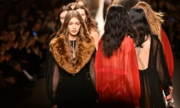 Défilé Fendi à Milan, le 23 février 2017