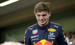 La joie du pilote néerlandais Max Verstappen (Red Bull), aprÚs avoir décroché la pole position du dernier Grand Prix de la saison de Formule 1, le 11 décembre 2021 sur le ciruit de Yaz Marina à Abou Dhabi
