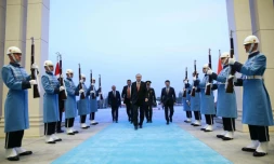 Image fournie par le service de presse présidentiel turc du président Erdogan, le 16 février 2016, lors d'une visite de la mosquée du peuple de Bestepe, à Ankara