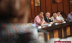 Première réunion du Haut conseil de la commande publique (archives)