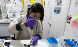 Une permanence d'analyse de drogues dans le 10e arrondissement de Paris, le 23 janvier 2025