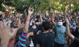 Des artistes et intellectuels cubains rassemblés devant le ministÚre de la Culture pour réclamer plus de liberté d'expression, le 27 novembre 2020 à La Havane