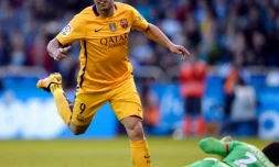 L'attaquant uruguayen du FC Barcelone Luis Suárez célèbre le 3e de ses 4 buts, le 20 avril 2016 à La Corogne