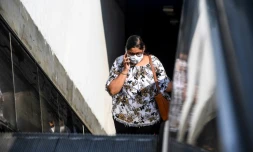 Une femme portant un masque à New Delhi, le 12 septembre 2020