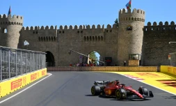 Le Monégasque Charles Leclerc, meilleur temps des deux premières séances d'essais libres du Grand Prix d'Azerbaïdjan, le 10 juin 2022 dans les rues de Bakou