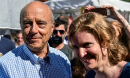 L'ex-Premier ministre Alain Juppé (G) et Nathalie Kosciusko-Morizet à Hossegor le 14 août 2016
