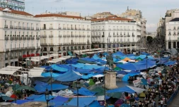 Un campement installé pour protester contre les expulsions et la crise du logement devant le siège de la présidence de la Communauté de Madrid,a Puerta del Sol, le 29 septembre 2026