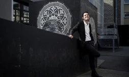 Le collectionneur français de street art à "Art 42" présentant quelque 150 ?uvres à Paris, le 12 septembre 2016