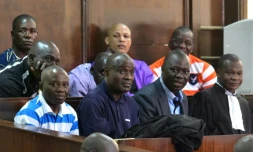 Le général Brunot Dogbo Blé, ancien chef de la Garde Républicaine, (2eD) le 11 avril 2017 lors de son procès à Abidjan