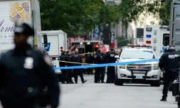 La police est mobilisée dans le centre de Manhattan à New York, où un nouveau colis suspect a été découvert le 26 octobre 2018.