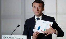 Le président Emmanuel Macron lors d'une conférence de presse consacrée au Covid-19, le 25 mars 2021 à Paris