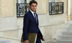 Le Premier ministre Gabriel Attal quitte le palais de l'Elysée aprÚs la réunion hebdomadaire du cabinet à Paris, le 15 mai 2024
