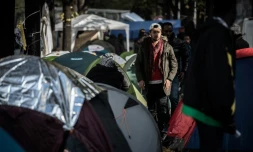 Des migrants dans des tentes igloo qui se multiplient le 27 octobre 2016 à Paris