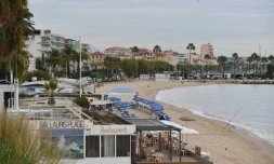 Un restaurant de plage à Golfe Juan, sur la Côte d'Azur, le 15 septembre 2017