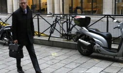 L'ex-suppléant de François Fillon à l'Assemblée nationale Marc Joulaud (LR), arrive chez les juges d'instruction financiers à Paris, le 254 mars 2017