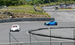 Démonstration d'auto-cross sur le circuit Félix Guichard (photo: Mounice Najafaly)