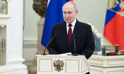Le président russe Vladimir Poutine prononce un discours à l'occasion de la Journée du défenseur de la patrie au Kremlin, le 23 février 2025 à Moscou