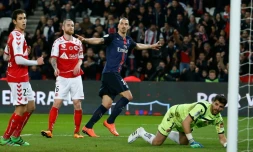 L'attaquant du PSG Zlatan Ibrahimovic inscrit un but face à Reims, le 20 février 2016 au Parc des Princes