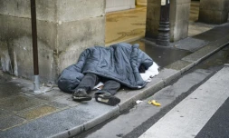 Le taux de pauvreté a légèrement baissé en 2016, en France, selon l'Insee