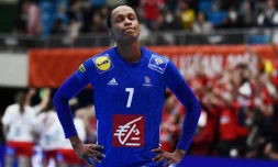 La grimace d'Allison Pineau après l'élimination de l'équipe de France, battue par le Danemark aux Mondiaux, le 6 décembre 2019 à Kumamoto