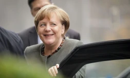 Angela Merkel arrive à des pourparlers avec des membres d'un potentielle coalition pour former un nouveau gouvernement, à Berlin le 16 novembre 2017