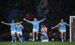 Les joueurs de Manchester City célèbrent leur victoire en finale de la Ligue des champions de football face à l'Inter Milan, le 10 juin 2023 à Istanbul