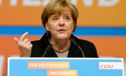 La chancelière allemande Angela Merkel s'adresse aux membres de son parti le CDU à Karlsruhe, le 14 décembre 2015