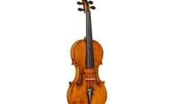 Cette photo mise à disposition par la société Tarisio montre un violon Stradivarius vendu pour 15,3 millions de dollars jeudi aux enchères