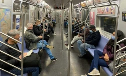 Dans le métro new-yorkais le 5 novembre 2020