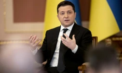 Photo prise et fournie par la présidence ukrainienne le 28 janvier 2022 montrant le chef de l'Etat ukrainien Volodymyr Zelensky en conférence de presse à Kiev