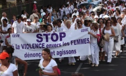 Samedi 27 novembre 2010
Marche blanche contre les violences faites aux femmes à Saint-Denis
(Photo Marie Trouvé)