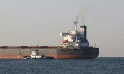Le Star Helena battant pavillon des Iles Marshall et chargé de quelque 45.000 tonnes de tournesols quitte le port ukrainien de Tchornomorsk sur la mer Noire, le 7 août 2022