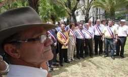 Mardi 30 Novembre 2010

Les élus PS PCR MODEM devant la préfecture