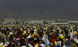 Quelque 300.000 fidÚles assistent à la messe célébrée par le pape François, le 14 février 2016 à Ecatepec au Mexique